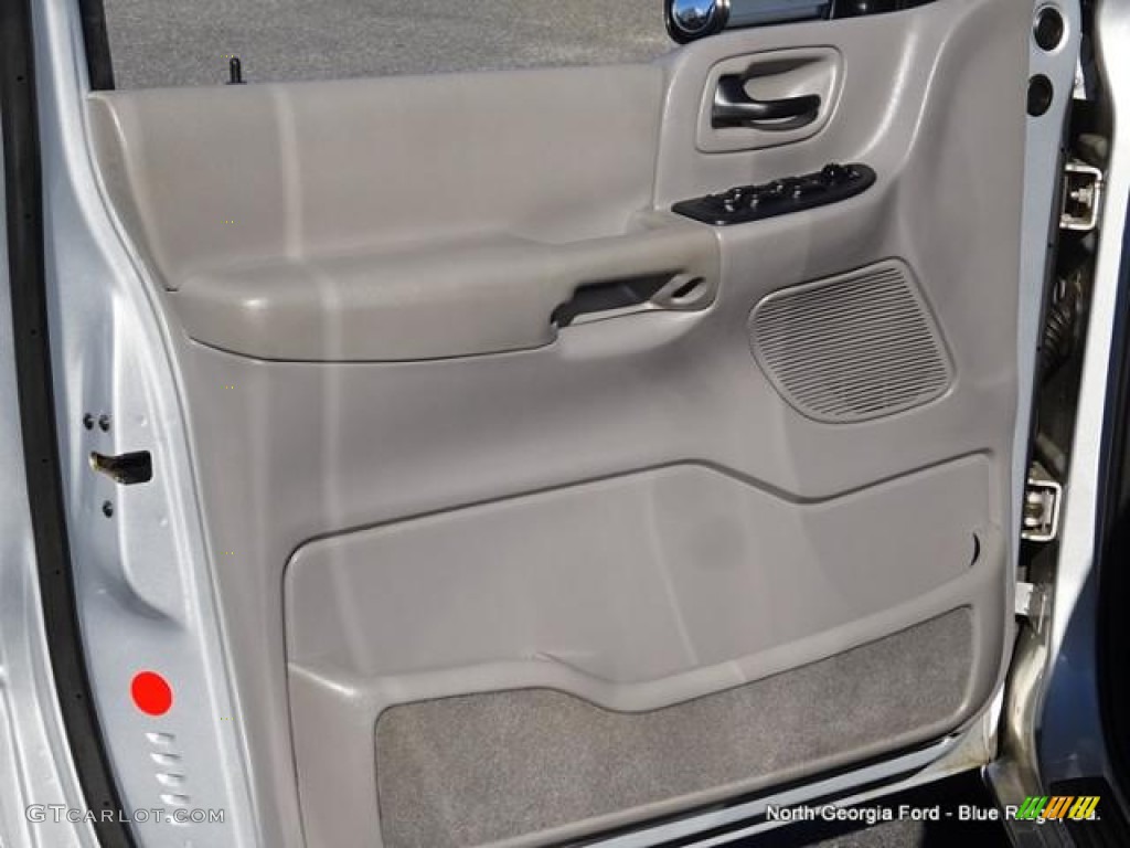 2003 Windstar LX - Silver Frost Metallic / Medium Graphite photo #27
