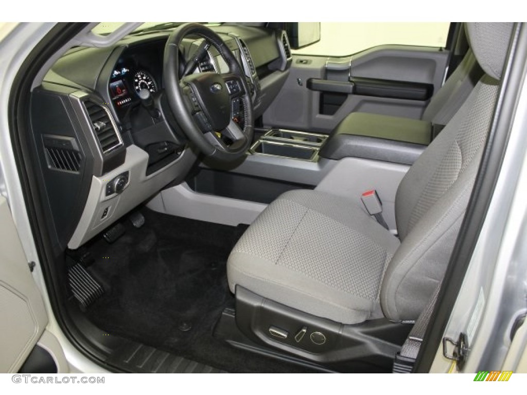 Medium Earth Gray Interior 2015 Ford F150 XLT SuperCrew Photo #108132018