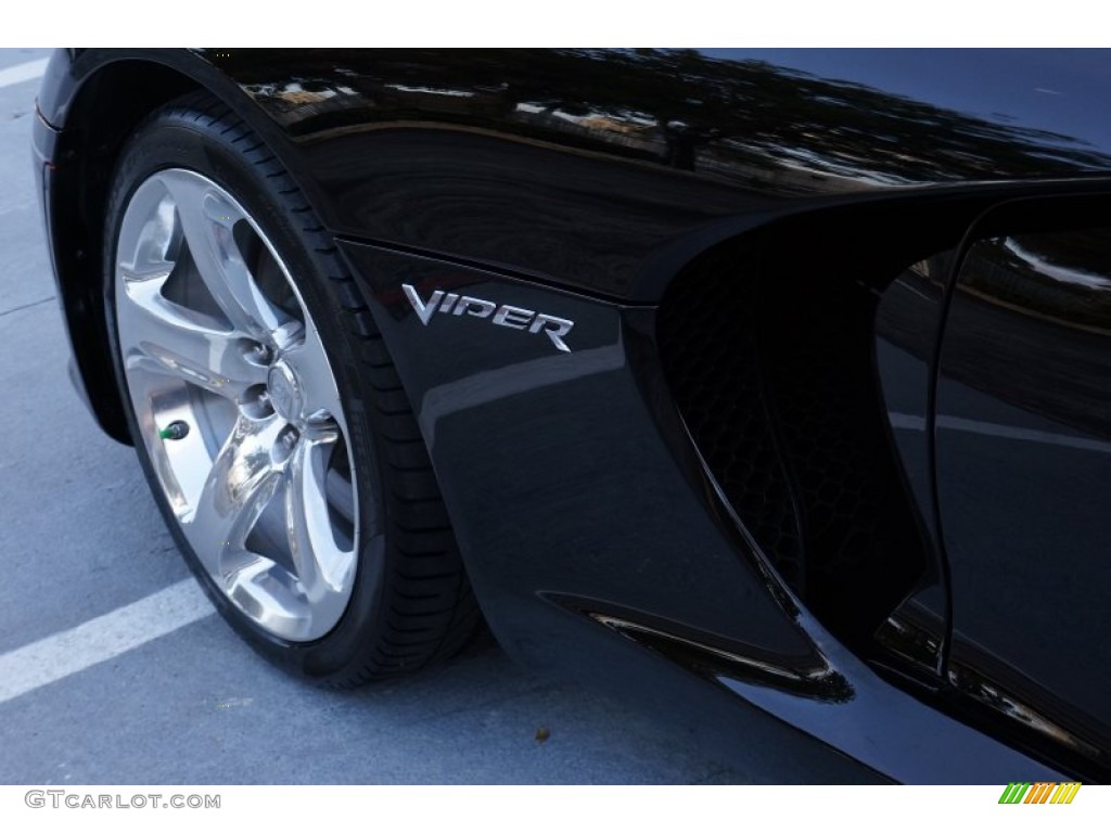 2015 Dodge SRT Viper Coupe Marks and Logos Photo #108135522