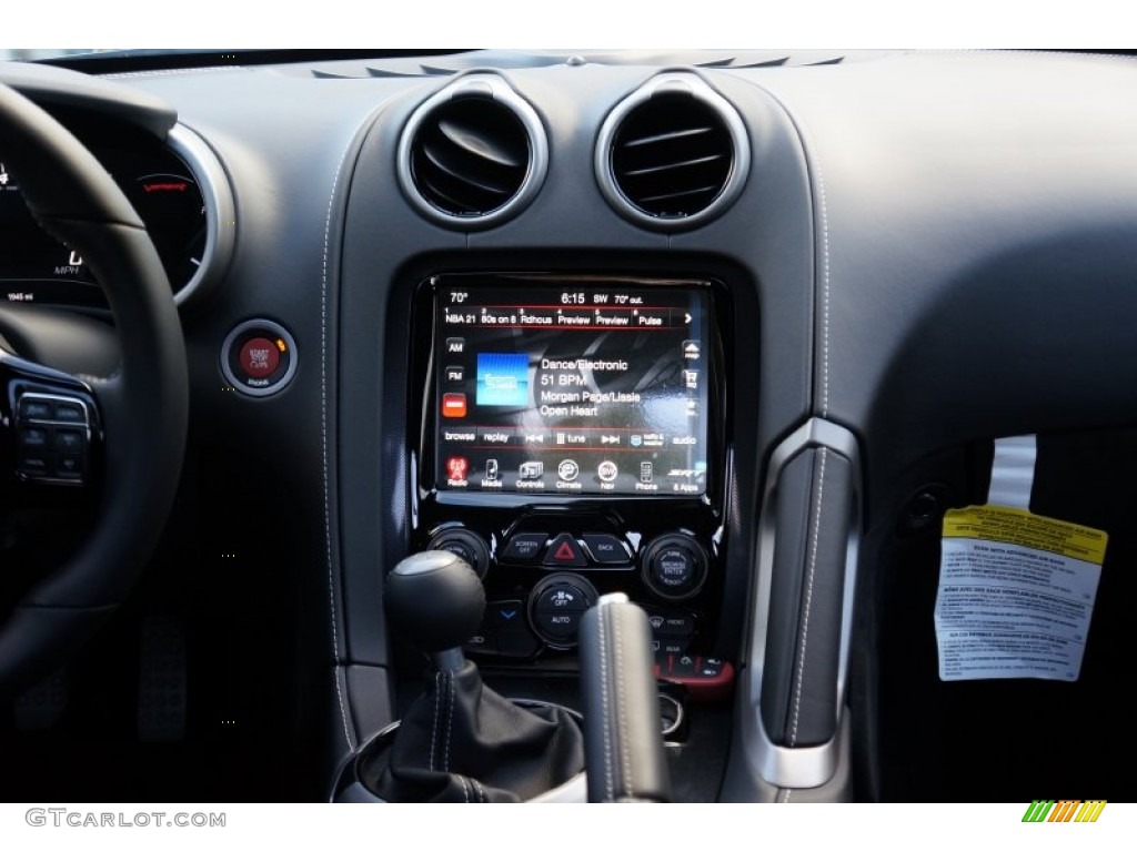 2015 Dodge SRT Viper Coupe Controls Photo #108135813
