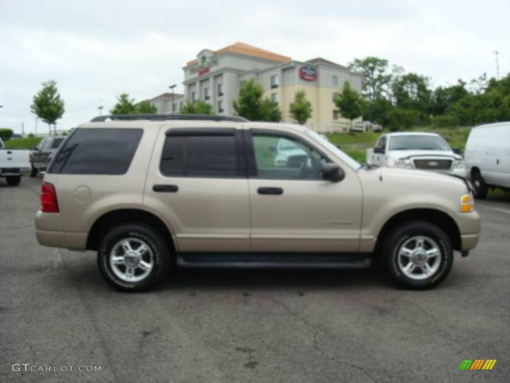 2004 Explorer XLT 4x4 - Pueblo Gold Metallic / Medium Parchment photo #2