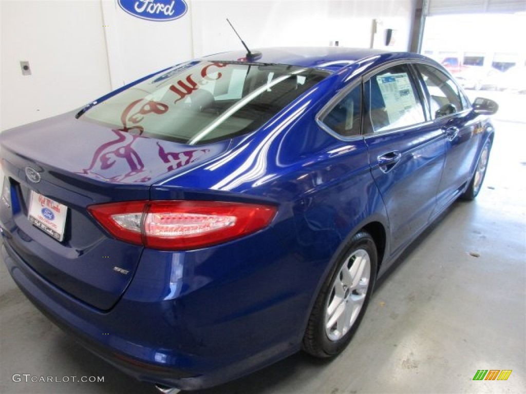 2016 Fusion SE - Deep Impact Blue Metallic / Charcoal Black photo #8