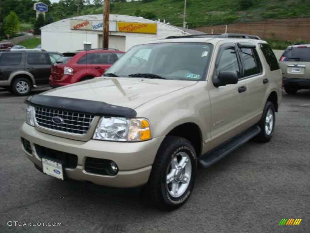 2004 Explorer XLT 4x4 - Pueblo Gold Metallic / Medium Parchment photo #7
