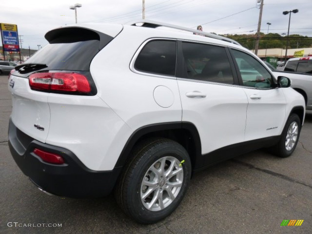 2016 Cherokee Latitude 4x4 - Bright White / Black photo #5