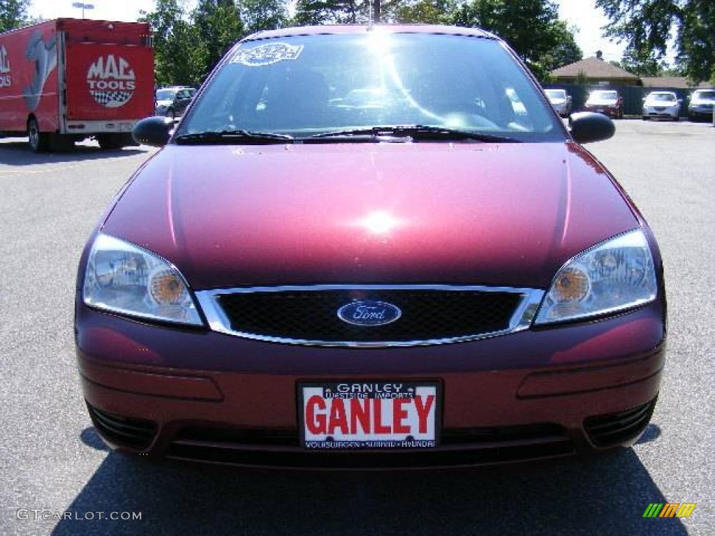 2006 Focus ZX3 S Hatchback - Dark Toreador Red Metallic / Charcoal/Charcoal photo #8