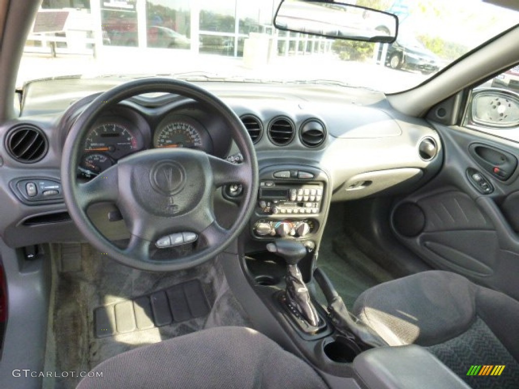 2002 Pontiac Grand Am SE Sedan interior Photos