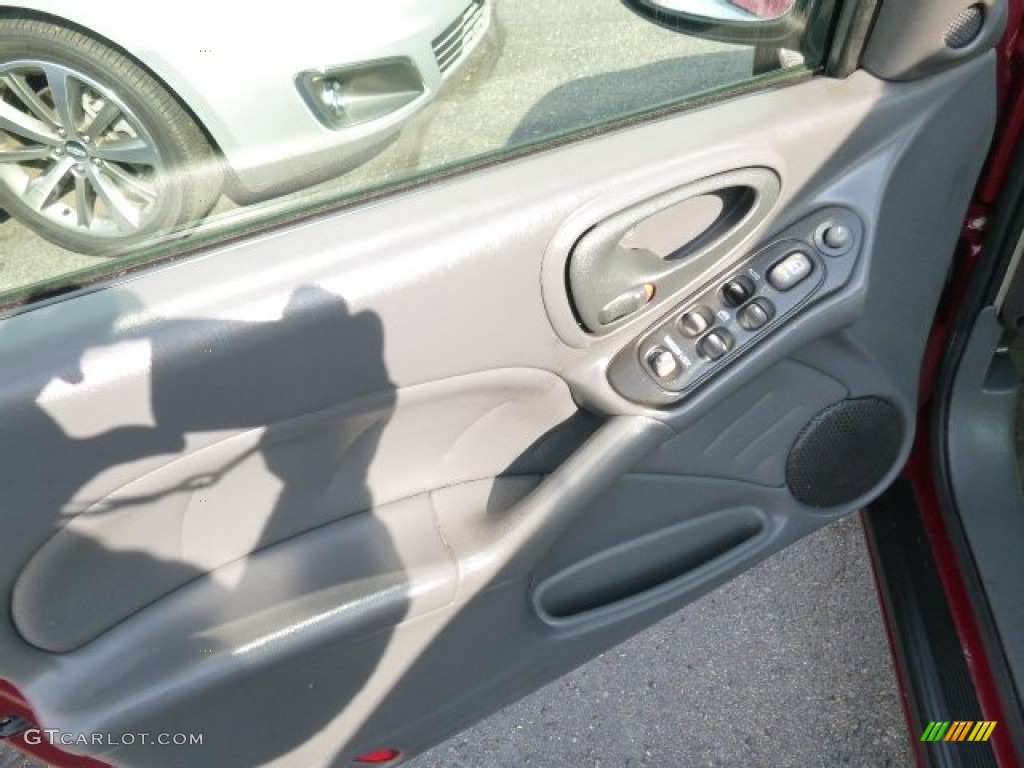 2002 Grand Am SE Sedan - Redfire Metallic / Dark Pewter photo #11