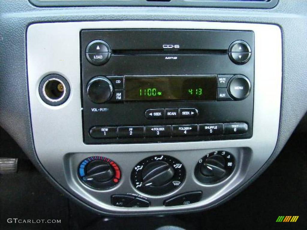 2006 Focus ZX3 S Hatchback - Dark Toreador Red Metallic / Charcoal/Charcoal photo #18