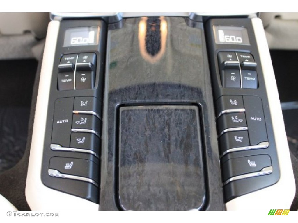 2016 Porsche Panamera S E-Hybrid Controls Photos