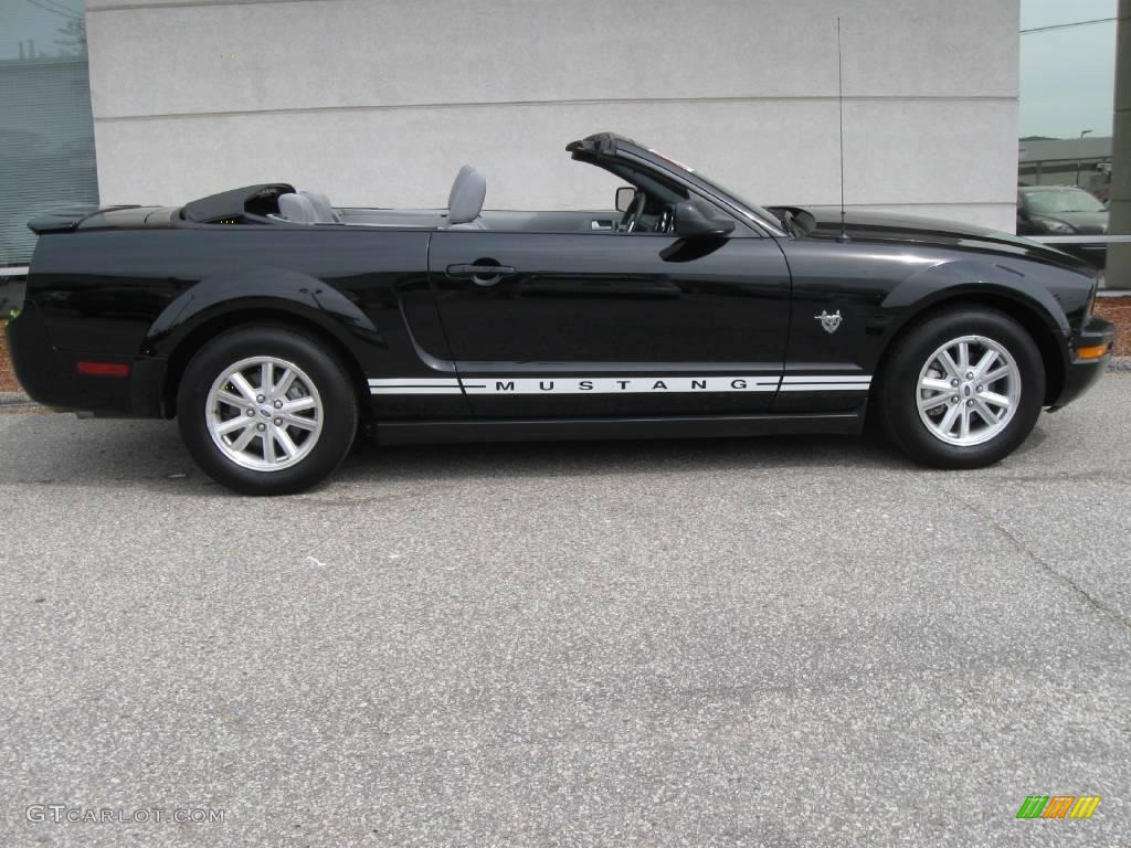 2009 Mustang V6 Convertible - Black / Light Graphite photo #2