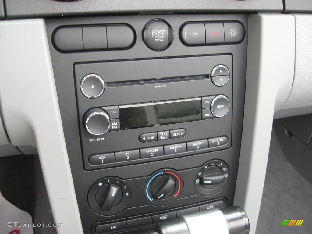 2009 Mustang V6 Convertible - Black / Light Graphite photo #6