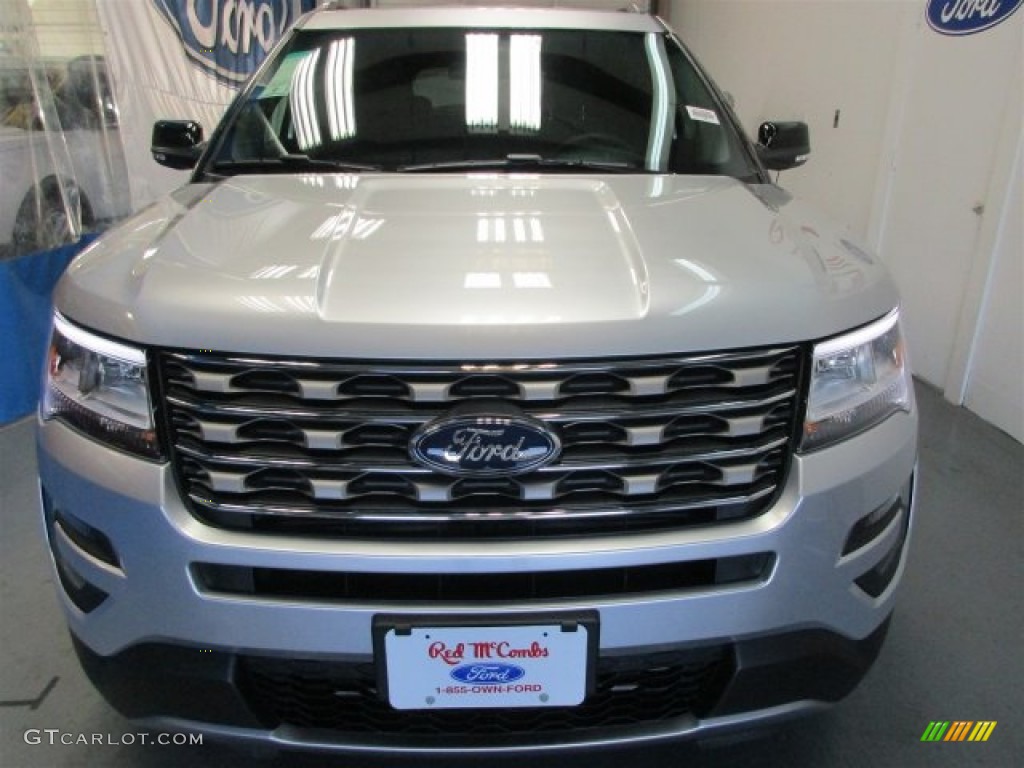 2016 Explorer XLT - Ingot Silver Metallic / Ebony Black photo #2