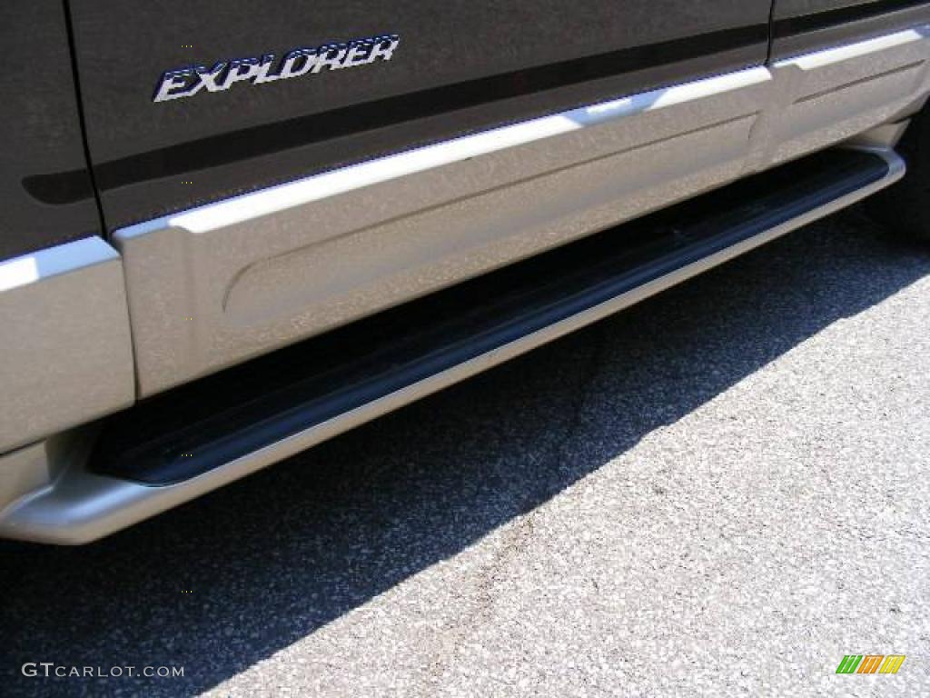 2005 Explorer Eddie Bauer 4x4 - Dark Stone Metallic / Medium Parchment photo #27