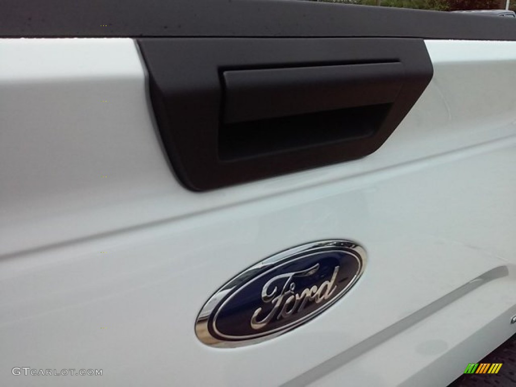 2015 F150 XLT SuperCrew - Oxford White / Medium Earth Gray photo #16