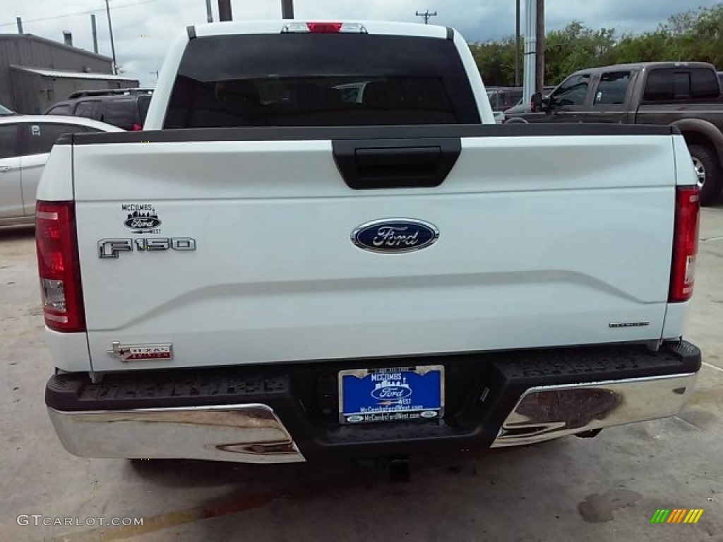 2015 F150 XLT SuperCrew - Oxford White / Medium Earth Gray photo #17