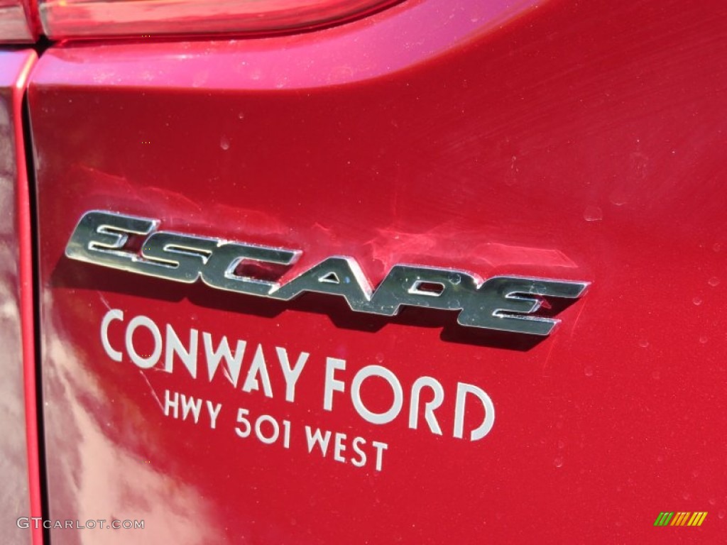 2016 Escape SE - Ruby Red Metallic / Charcoal Black photo #5