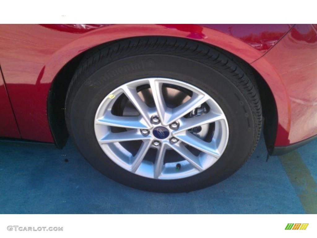 2015 Focus SE Sedan - Ruby Red Metallic / Charcoal Black photo #4