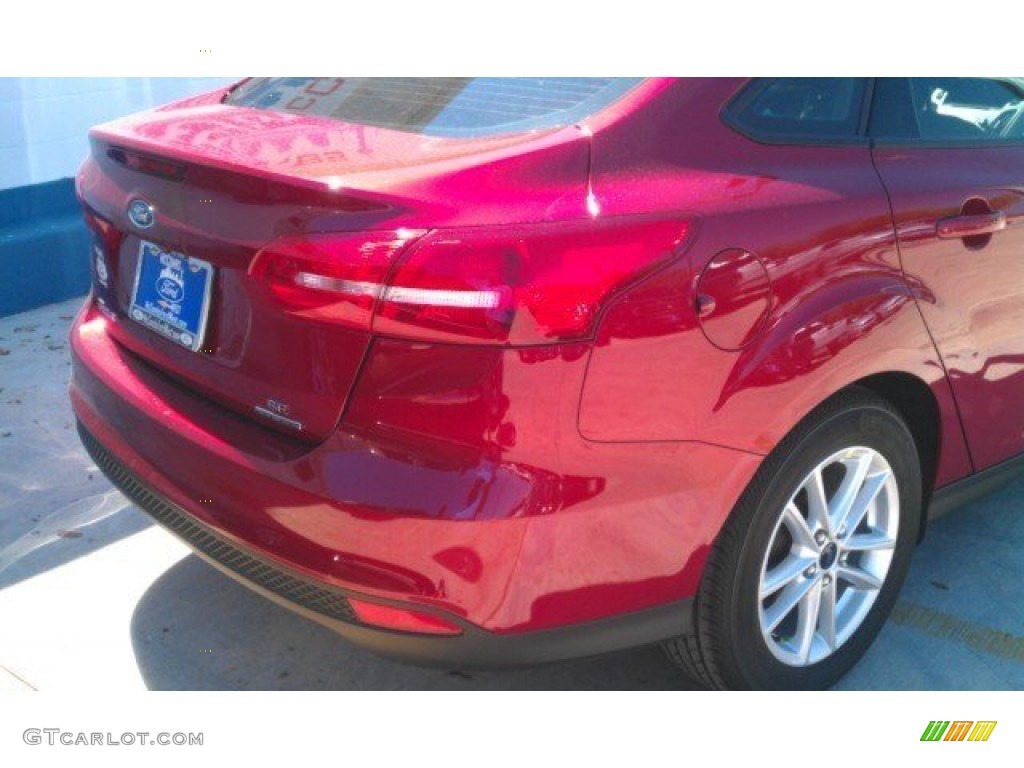 2015 Focus SE Sedan - Ruby Red Metallic / Charcoal Black photo #12