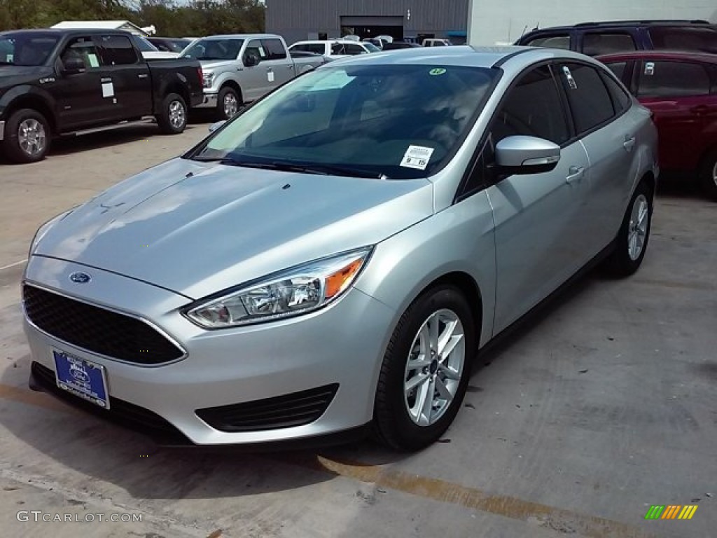 2015 Focus SE Sedan - Ingot Silver Metallic / Charcoal Black photo #8