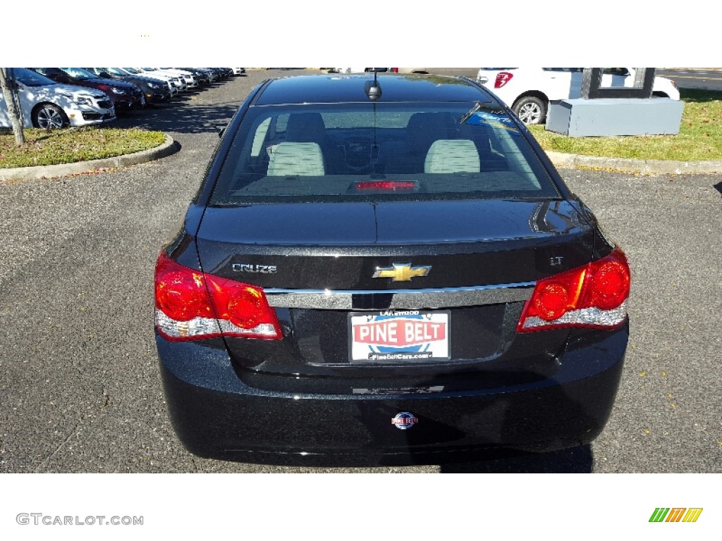 2016 Cruze Limited LT - Black Granite Metallic / Medium Titanium photo #5