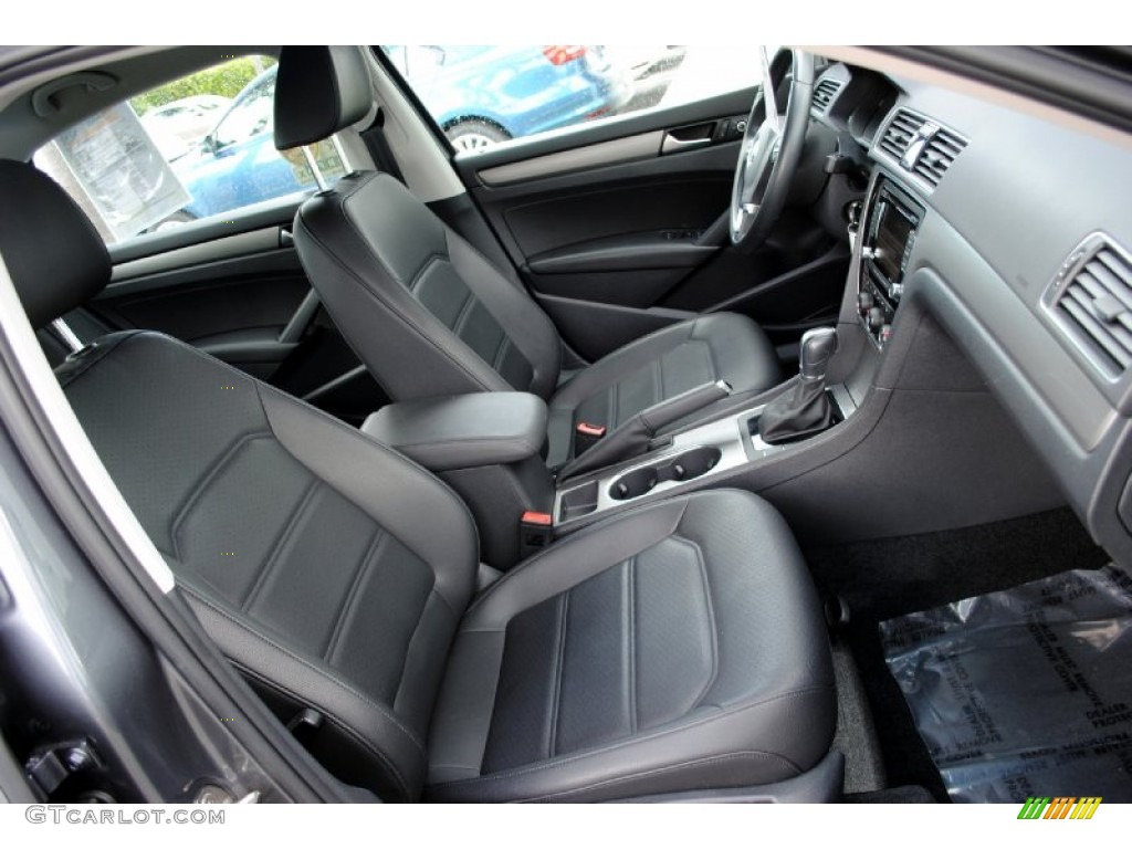 2015 Volkswagen Passat SE Sedan Front Seat Photo #108184513