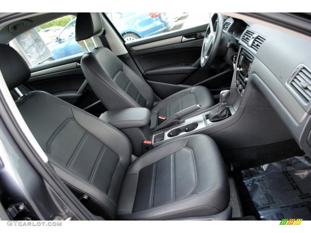 Titan Black Interior 2015 Volkswagen Passat SE Sedan Photo #108184513
