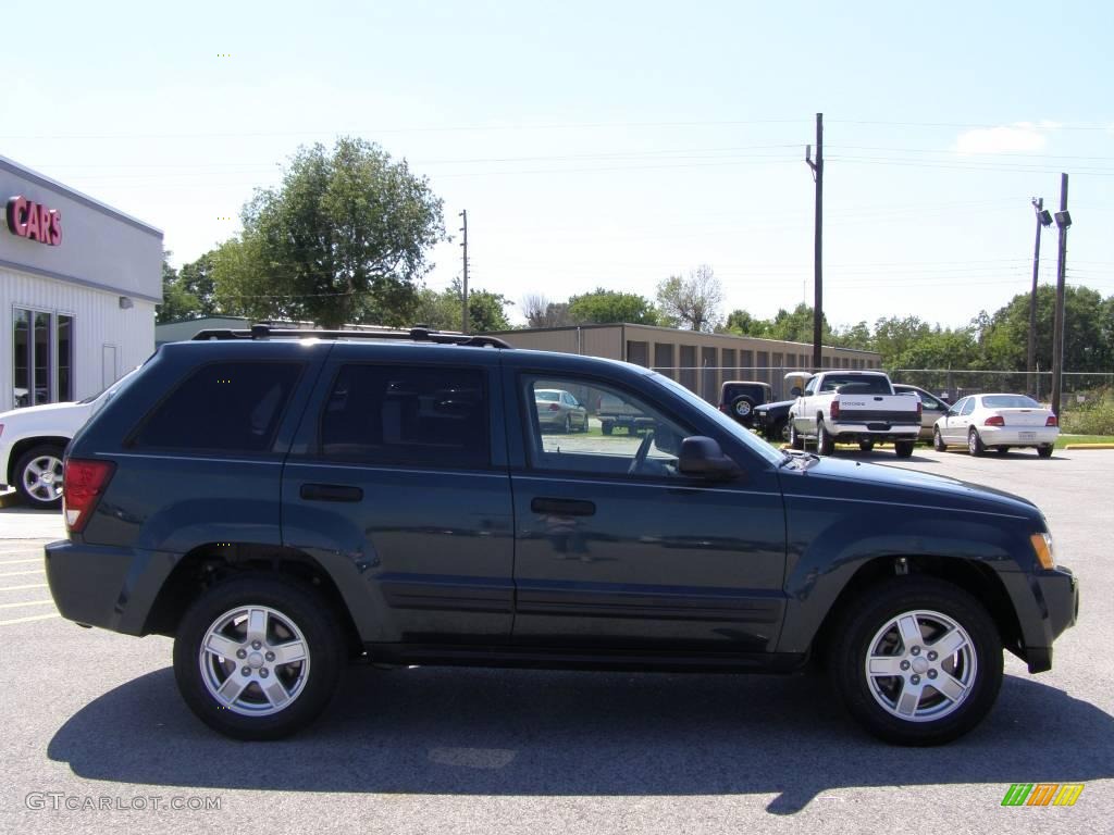 2005 Grand Cherokee Laredo - Deep Beryl Green Pearl / Medium Slate Gray photo #2