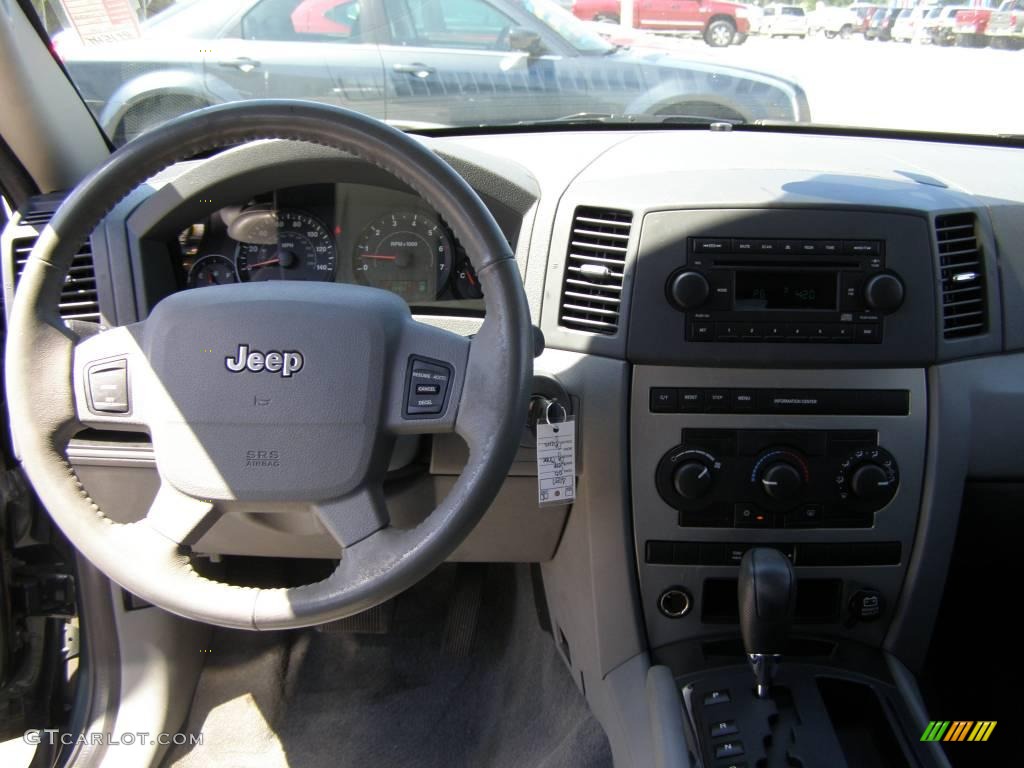 2005 Grand Cherokee Laredo - Deep Beryl Green Pearl / Medium Slate Gray photo #11