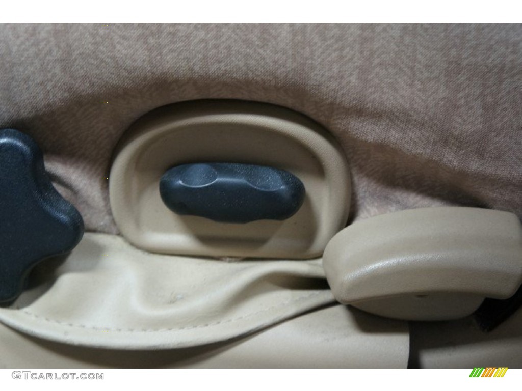 2004 LeSabre Custom - Light Bronzemist Metallic / Light Cashmere photo #19