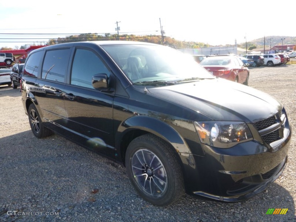 2016 Grand Caravan SE - Brilliant Black Crystal Pearl / Black photo #11