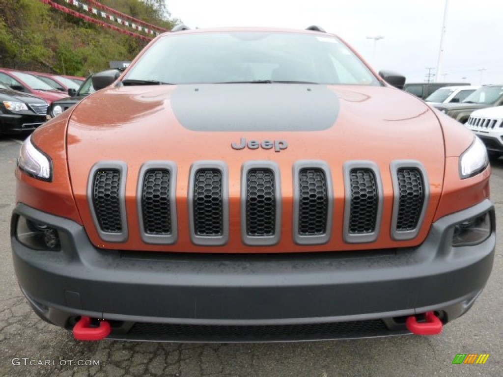 2016 Cherokee Trailhawk 4x4 - Mango Tango Pearl / Black photo #7