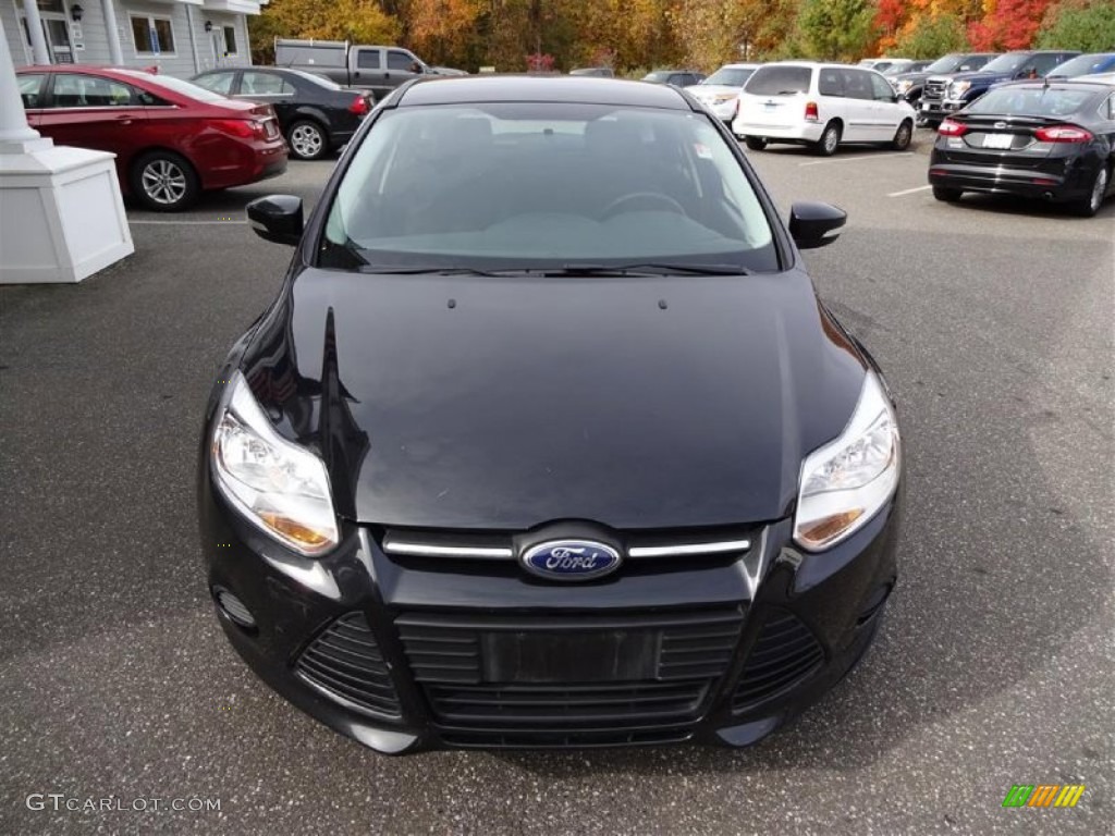 2013 Focus SE Hatchback - Tuxedo Black / Charcoal Black photo #2