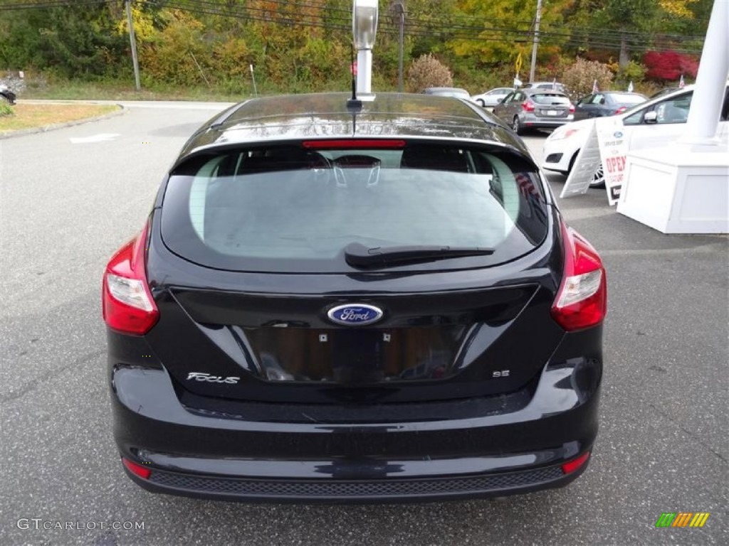 2013 Focus SE Hatchback - Tuxedo Black / Charcoal Black photo #6