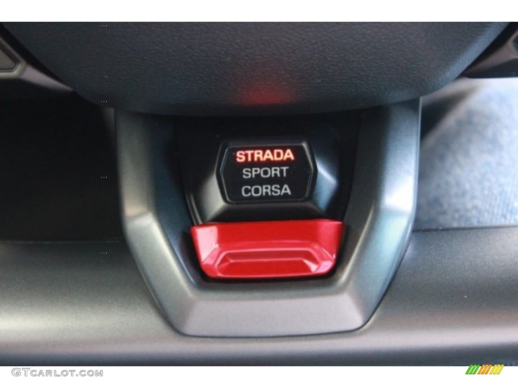 2015 Lamborghini Huracan LP 610-4 Controls Photo #108203761