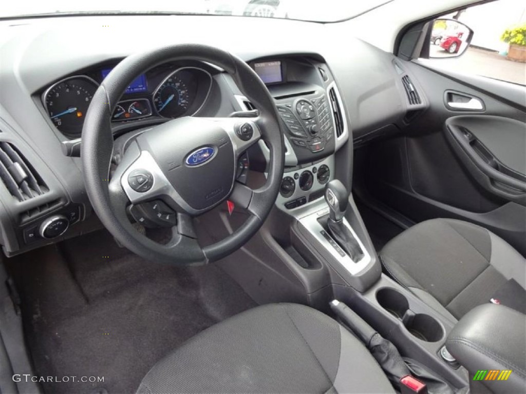 2013 Focus SE Hatchback - Tuxedo Black / Charcoal Black photo #11