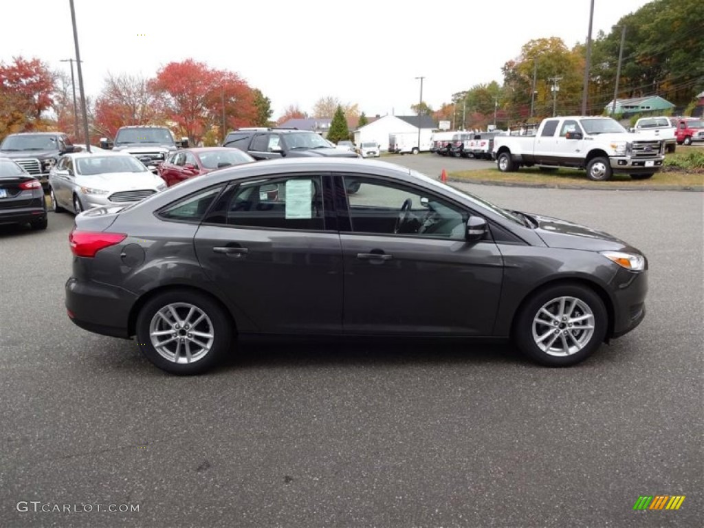 Magnetic 2016 Ford Focus SE Sedan Exterior Photo #108203930