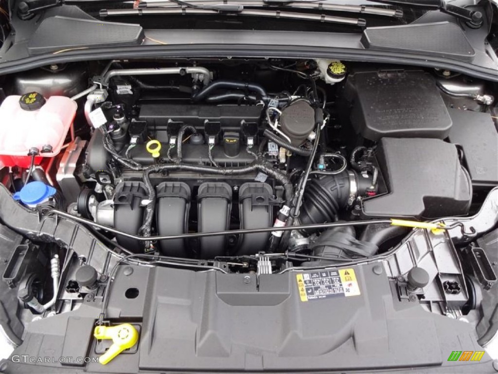 2016 Ford Focus SE Sedan Engine Photos