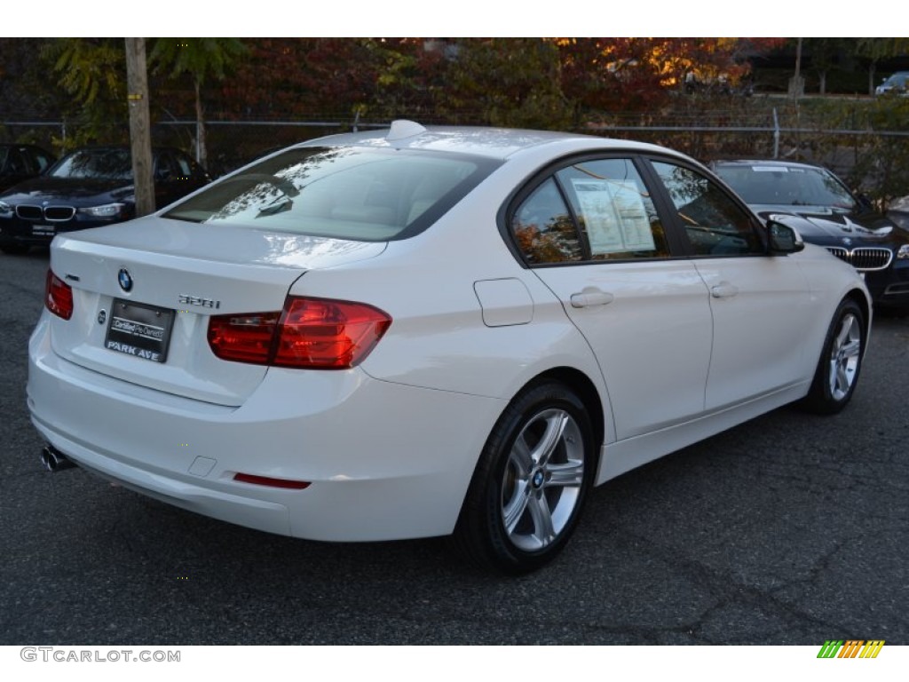 2013 3 Series 328i xDrive Sedan - Alpine White / Venetian Beige photo #3