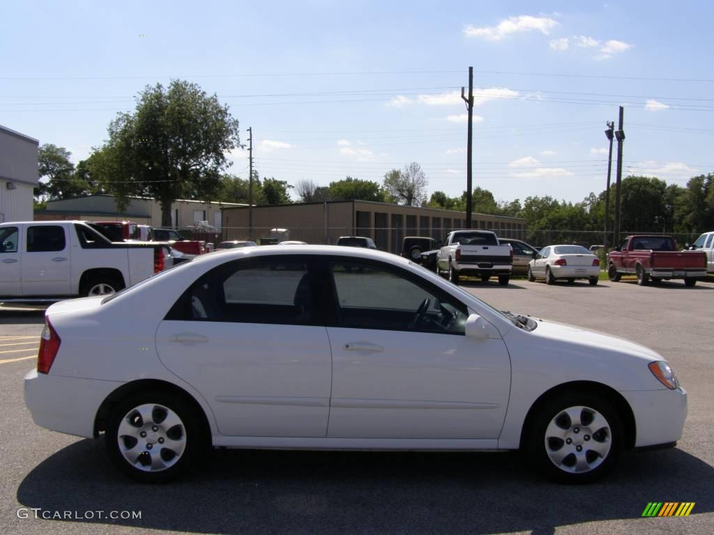 2005 Spectra LX Sedan - Clear White / Gray photo #2