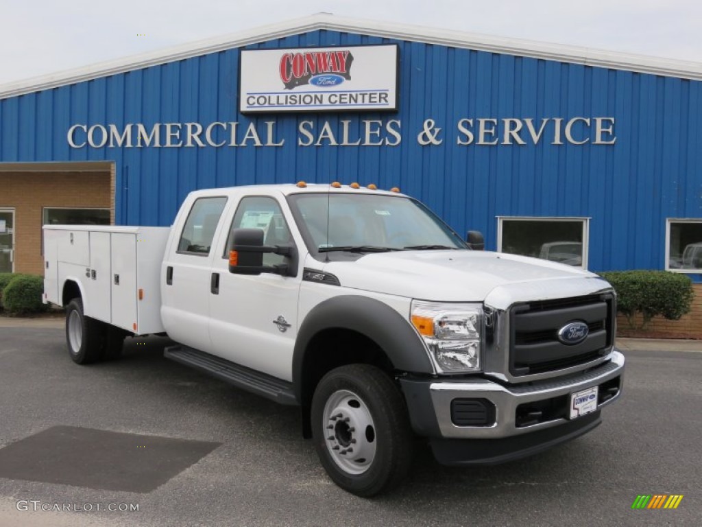 Oxford White Ford F550 Super Duty