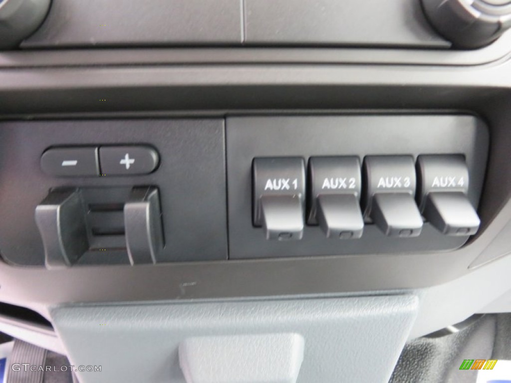 2016 Ford F550 Super Duty XL Crew Cab Chassis Utility Controls Photo #108223881