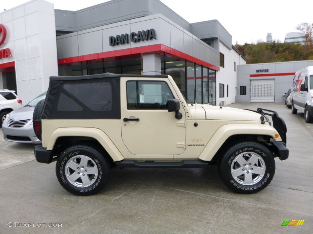 2012 Wrangler Sahara 4x4 - Sahara Tan / Black/Dark Saddle photo #6