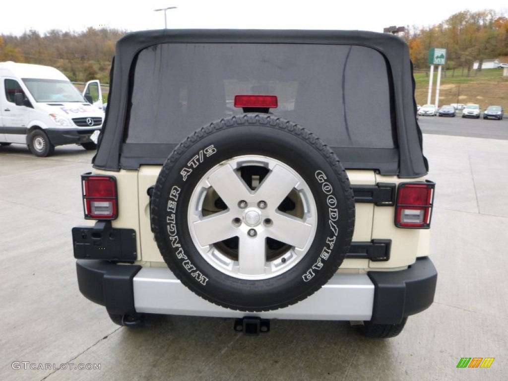 2012 Wrangler Sahara 4x4 - Sahara Tan / Black/Dark Saddle photo #8