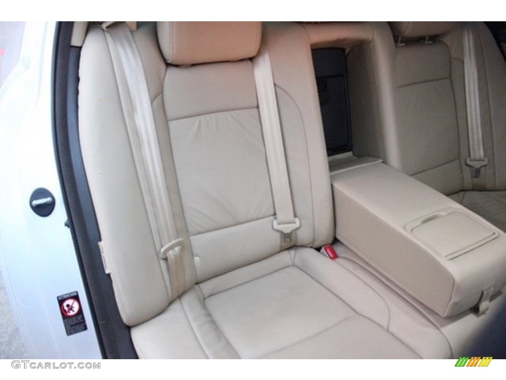 2010 Genesis 4.6 Sedan - Platinum Metallic / Cashmere photo #22