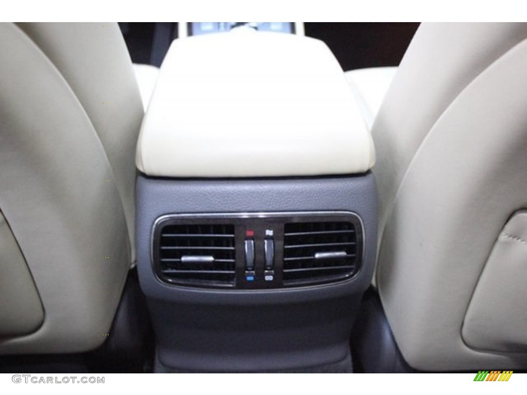 2010 Genesis 4.6 Sedan - Platinum Metallic / Cashmere photo #30