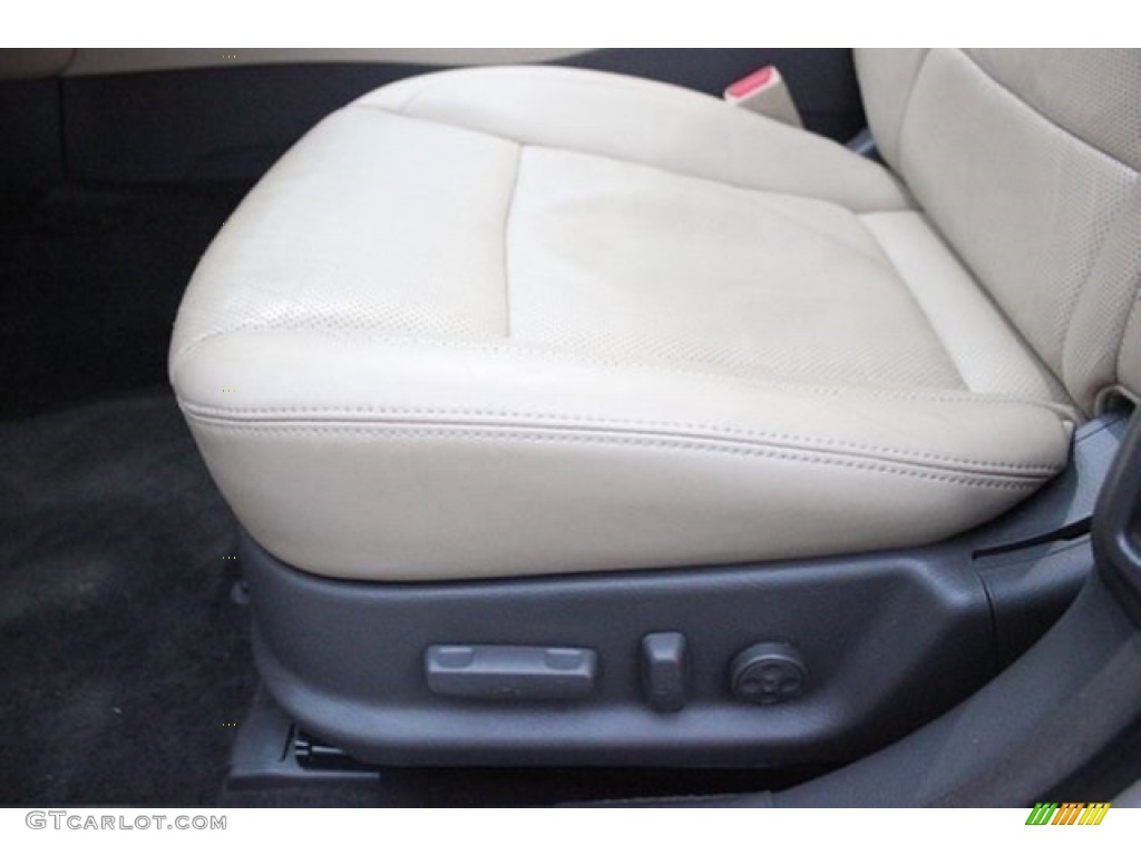 2010 Genesis 4.6 Sedan - Platinum Metallic / Cashmere photo #52