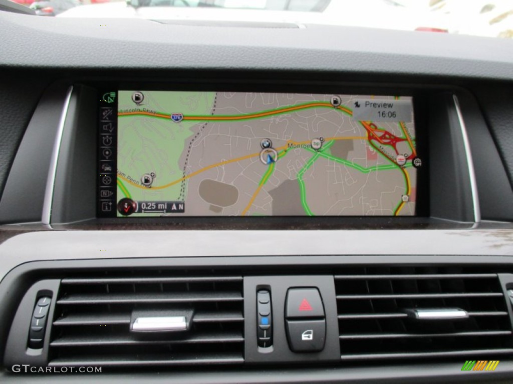 2016 BMW 5 Series 528i xDrive Sedan Navigation Photos