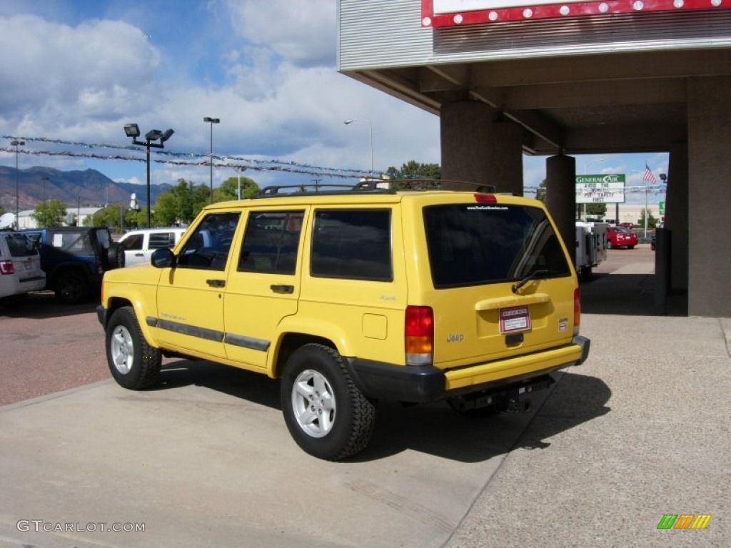 2001 Cherokee Sport 4x4 - Solar Yellow / Agate photo #3