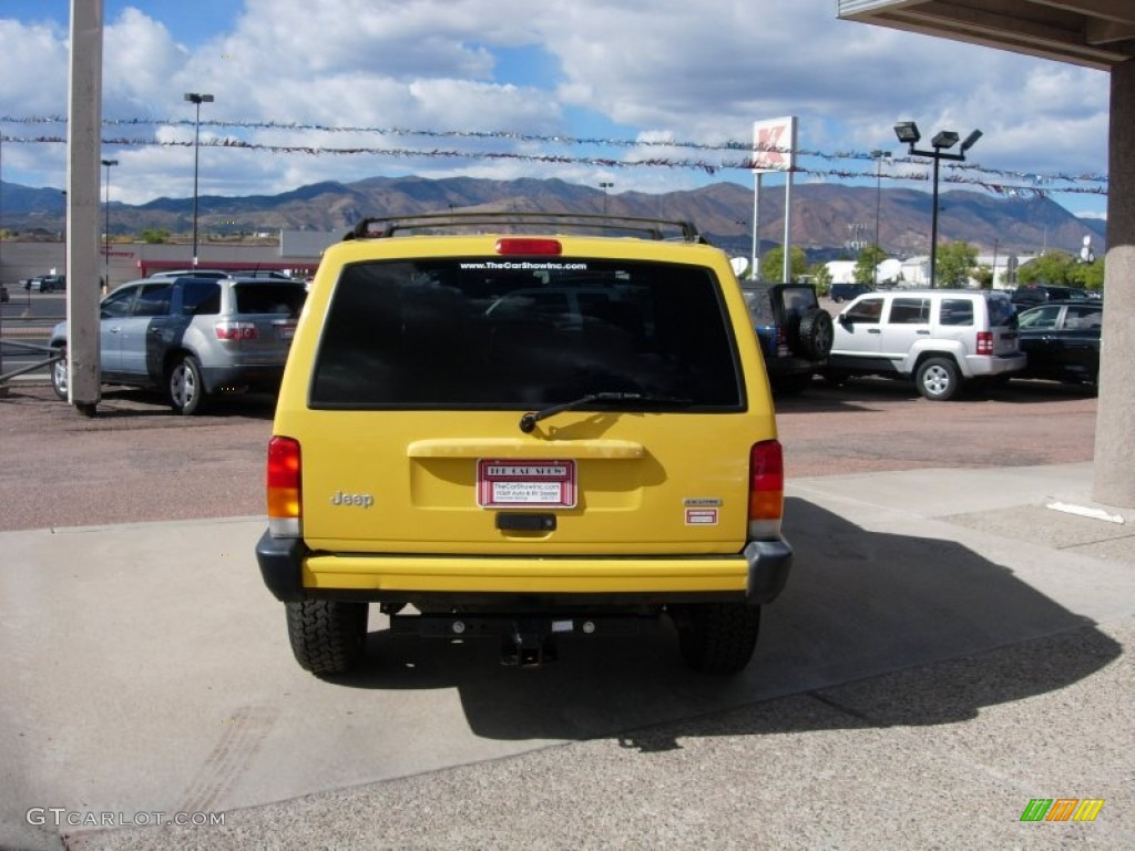 2001 Cherokee Sport 4x4 - Solar Yellow / Agate photo #4
