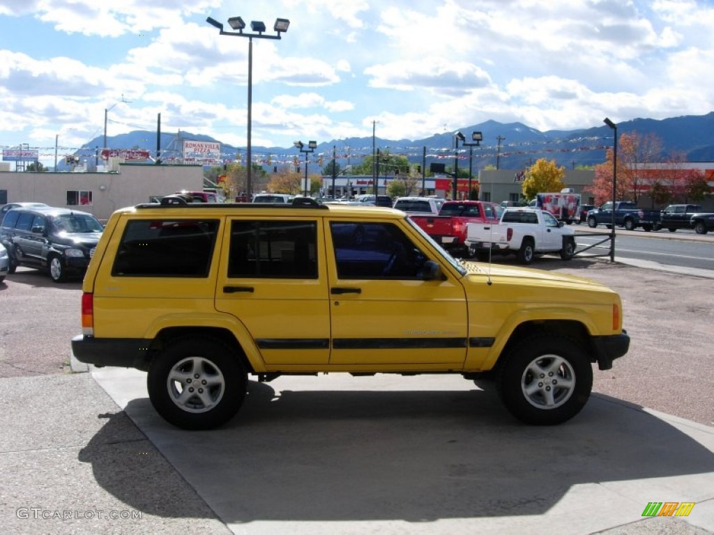 2001 Cherokee Sport 4x4 - Solar Yellow / Agate photo #6